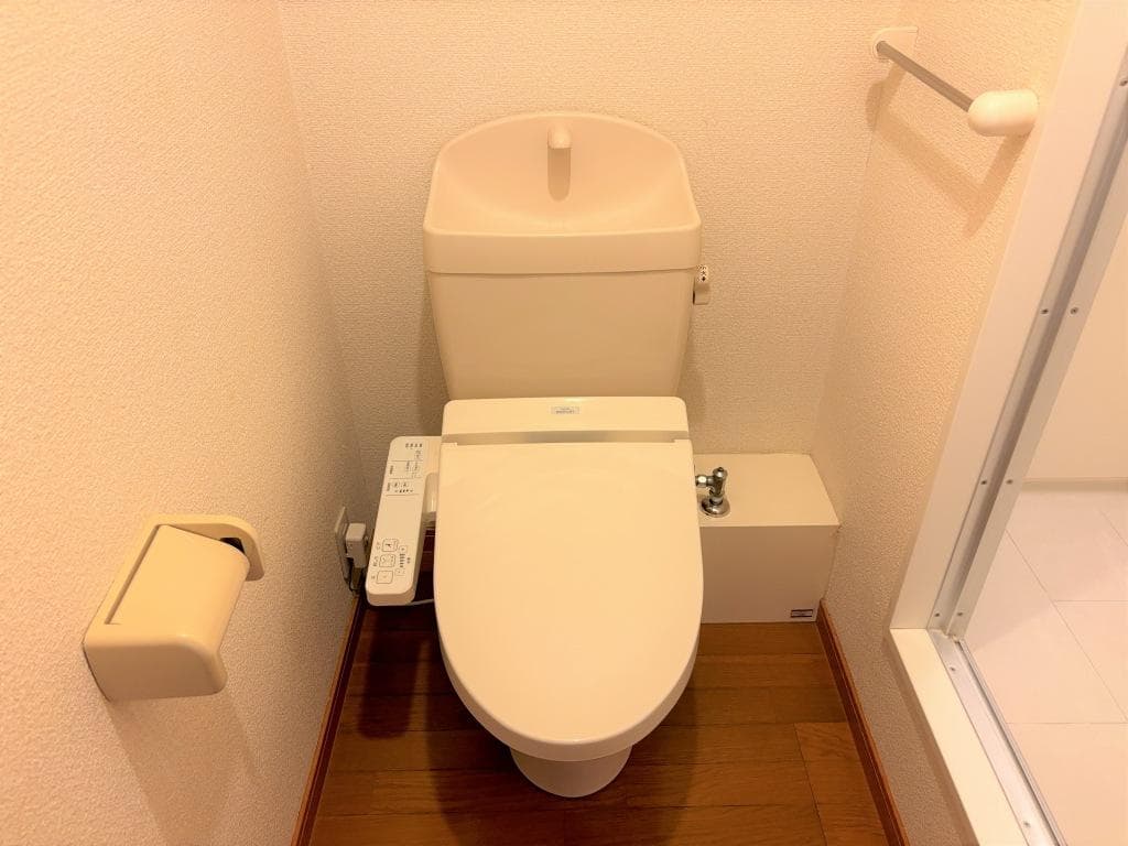 Room image 12