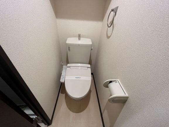 Room image 9