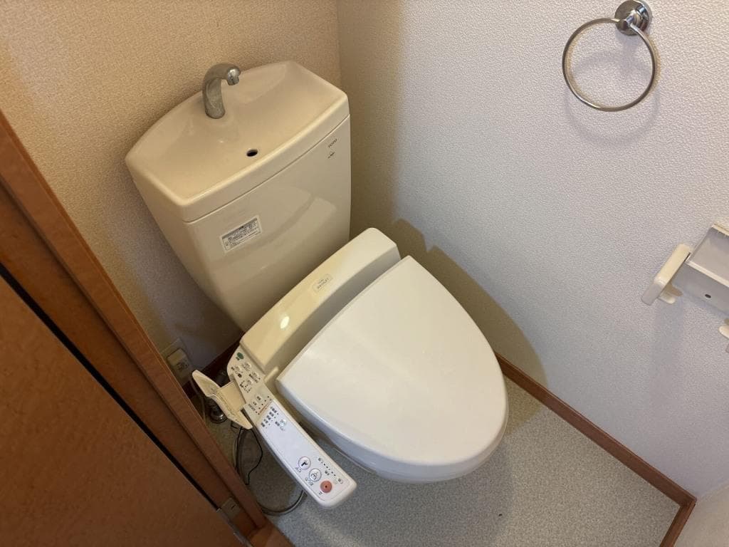 Room image 8