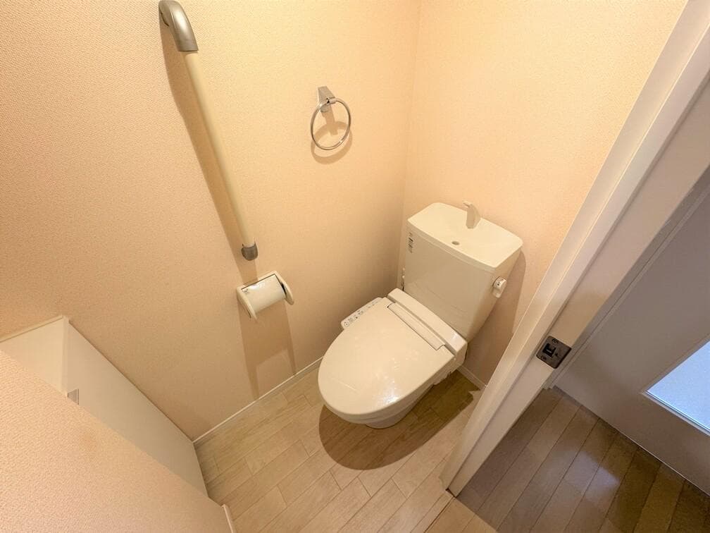 Room image 12