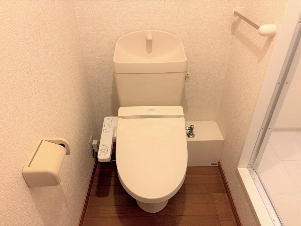 Room image 10