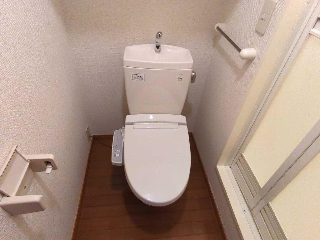 Room image 8