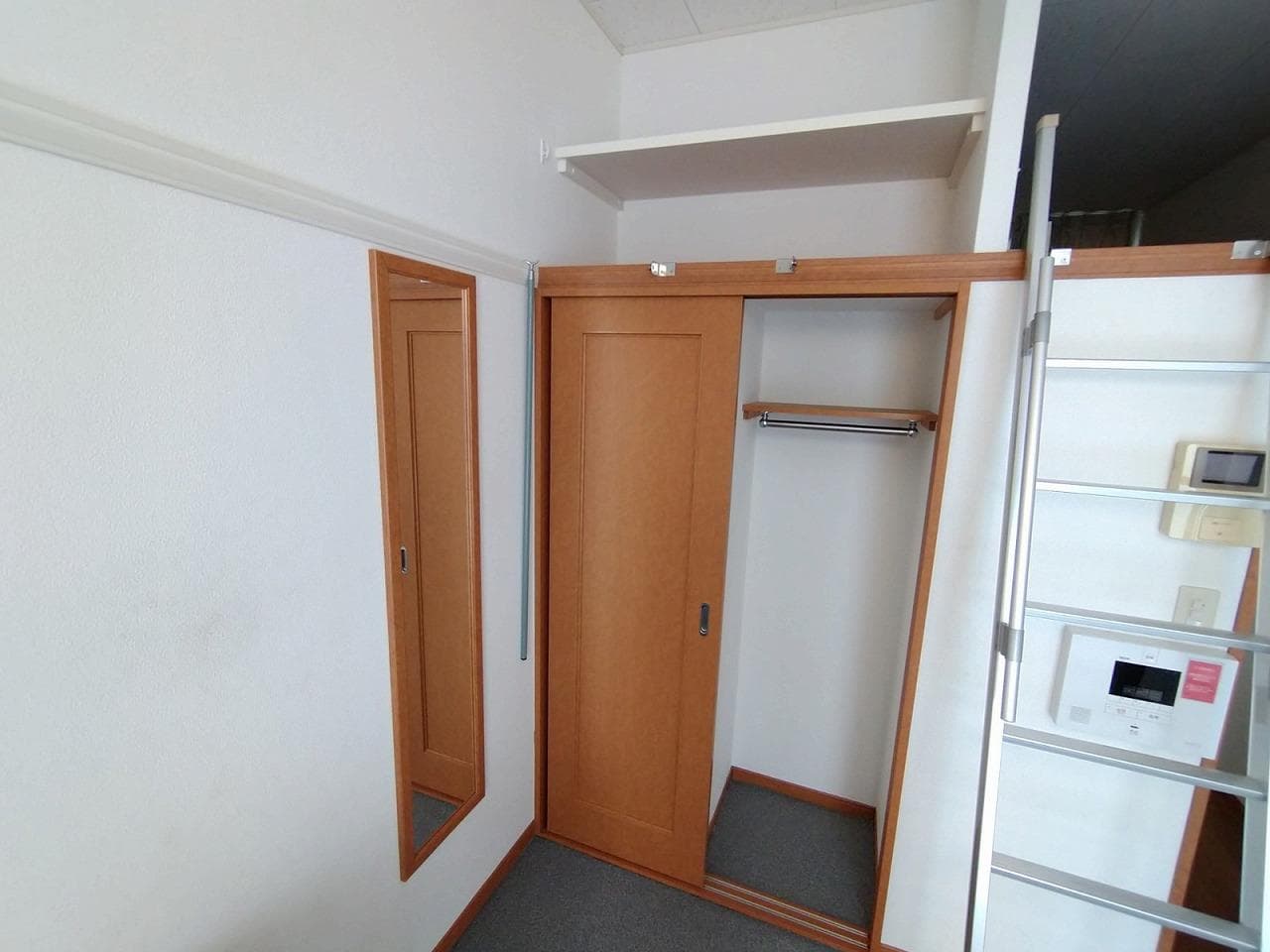 Room image 11