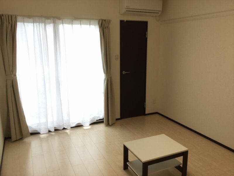 Preview interior of LEONEXT kei