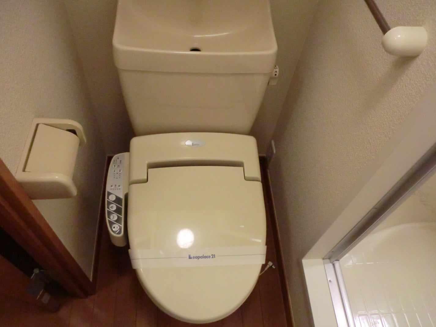 Room image 9