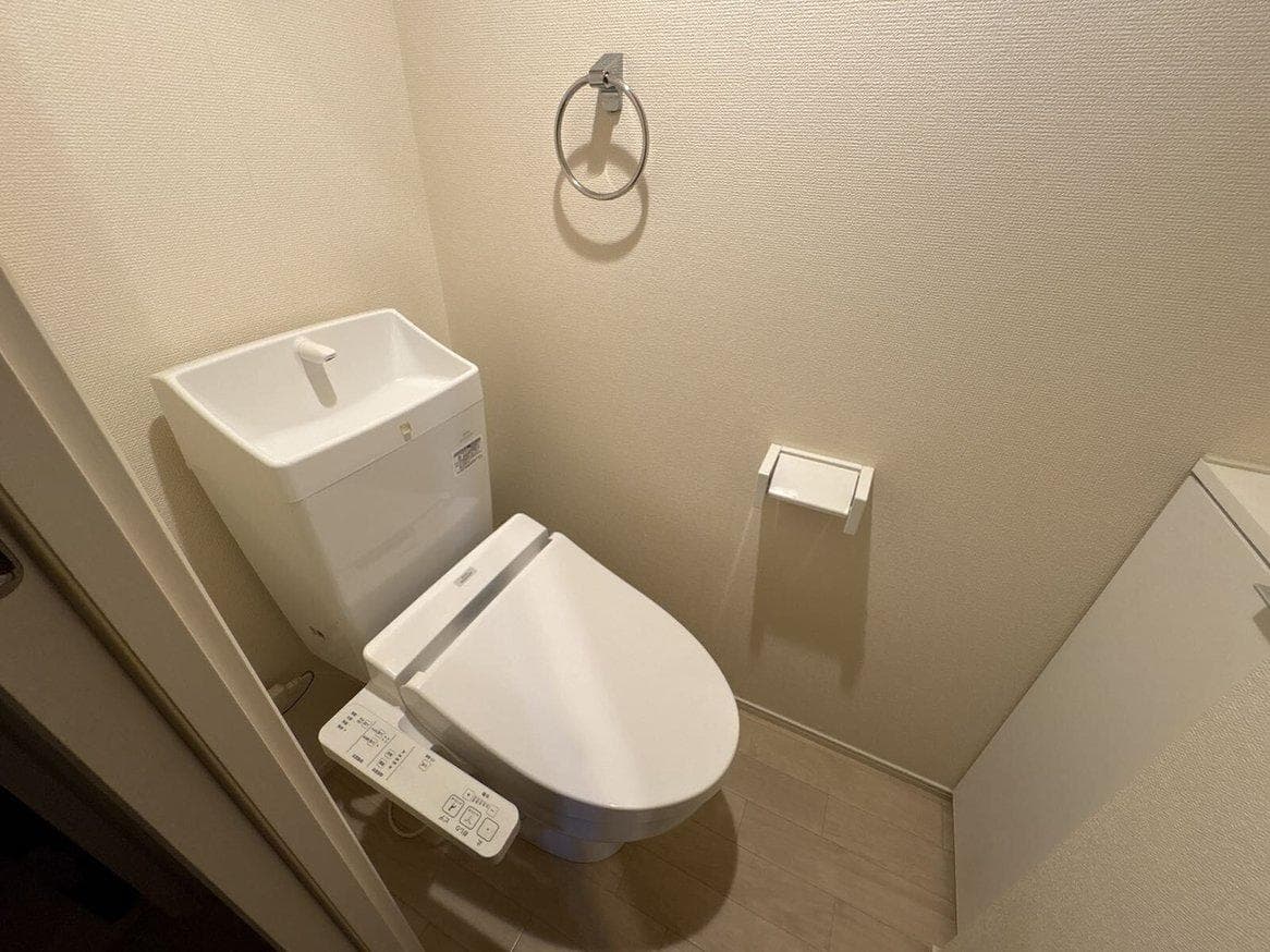 Room image 8