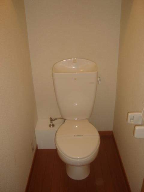 Room image 9