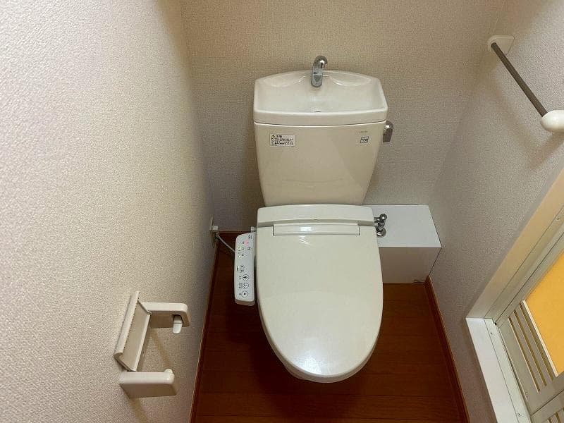 Room image 8