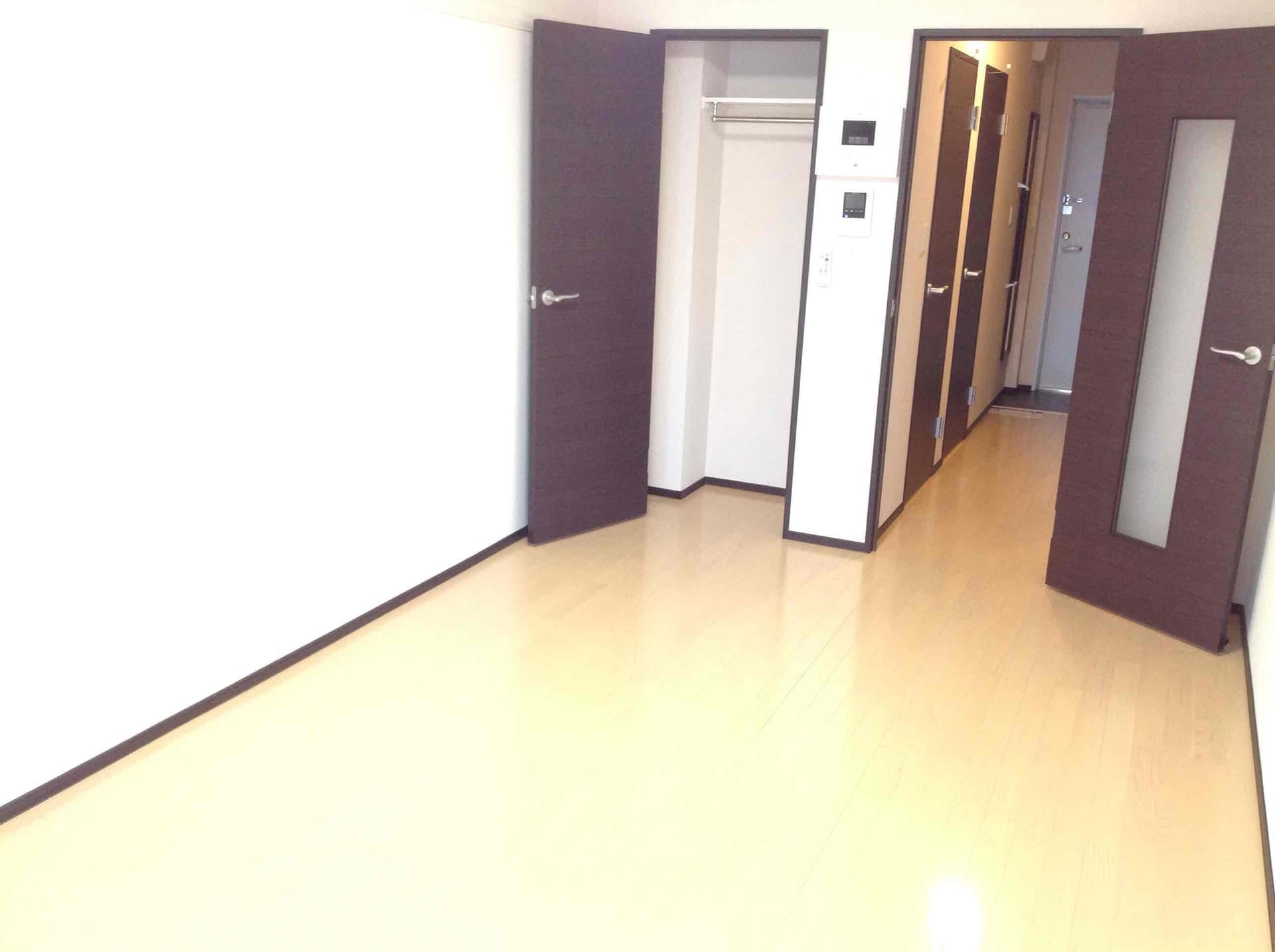 Preview interior of CLEINO Shiga Hon Dori