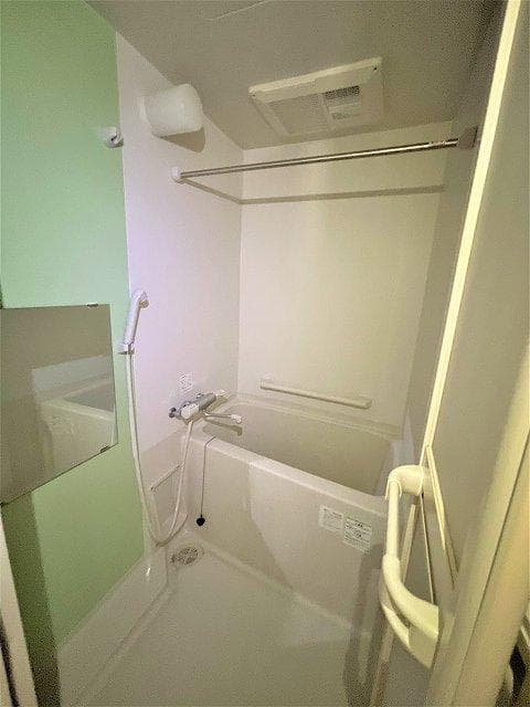 Room image 12