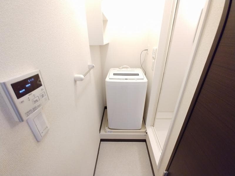 Room image 11