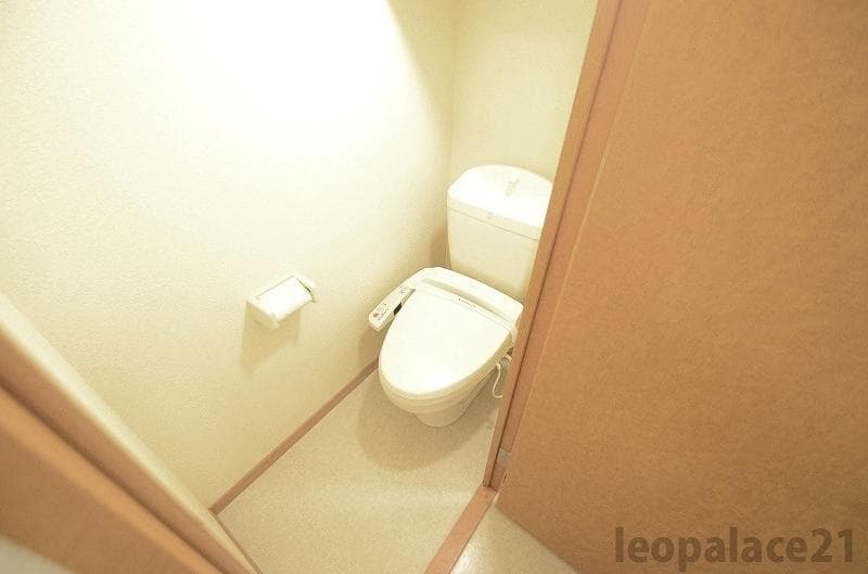 Room image 10