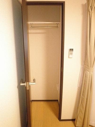 Room image 16
