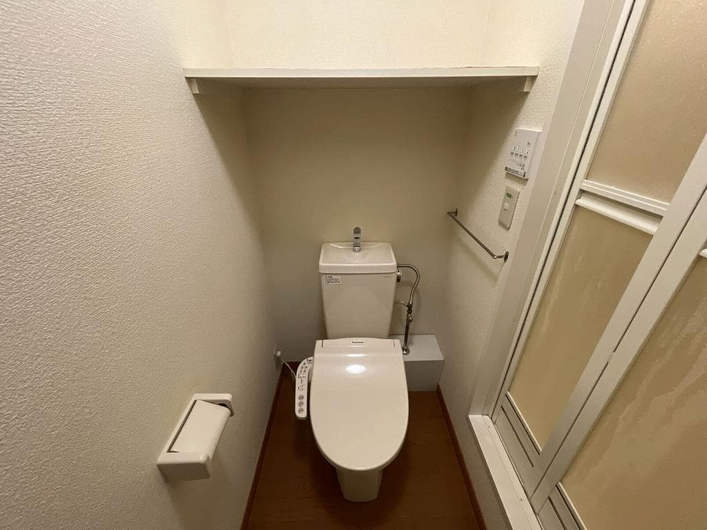 Room image 8