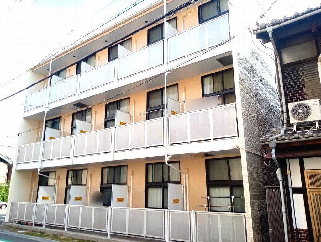 Main exterior of leopalace Miki