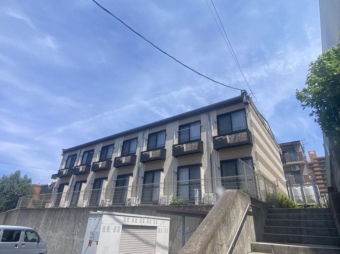 Main exterior of leopalace Longchamp Heights