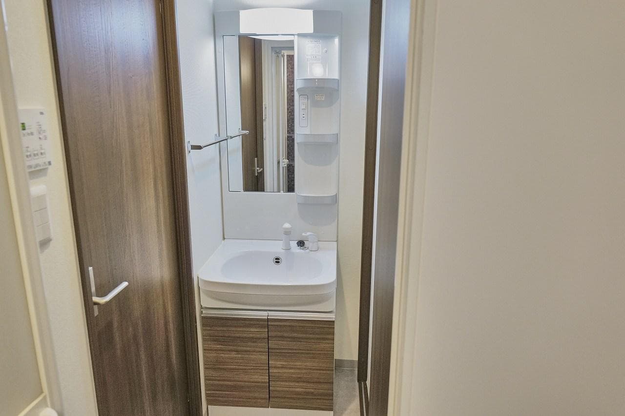 Room image 8