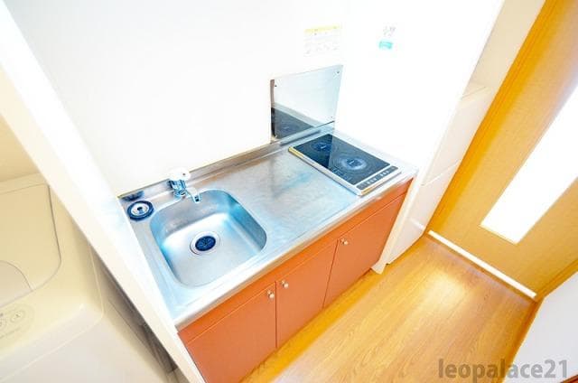 Room image 8