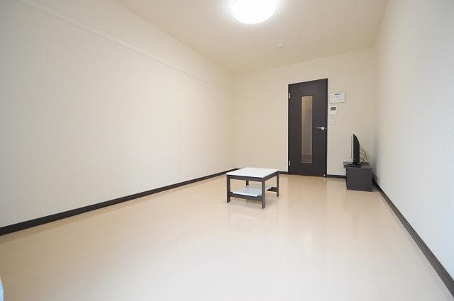 Preview interior of LEONEXT Amour Tendo