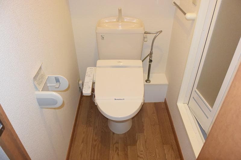Room image 8