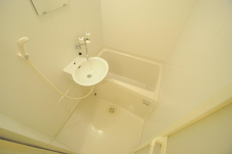 Room image 12