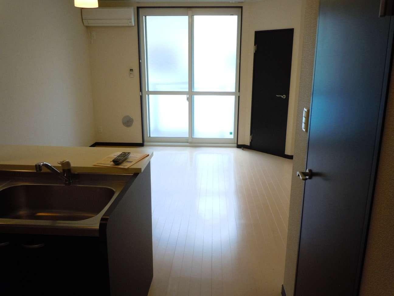 Preview interior of LEONEXT Suehiro