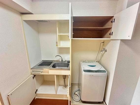 Room image 8