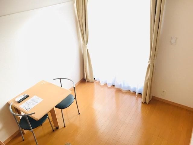 Room image 9