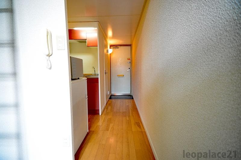 Room image 8