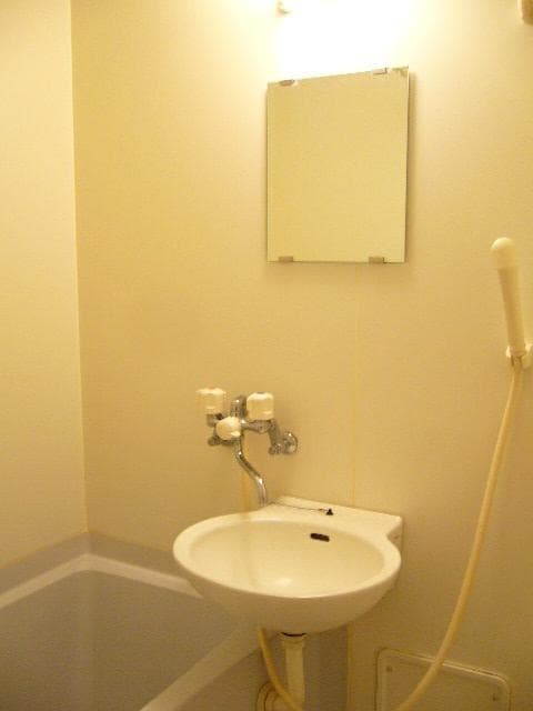 Room image 8