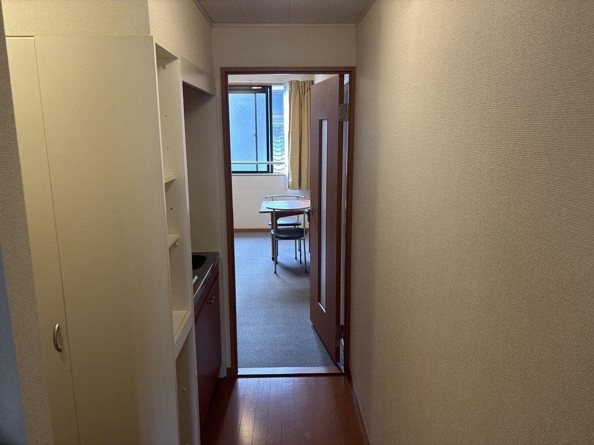 Room image 12
