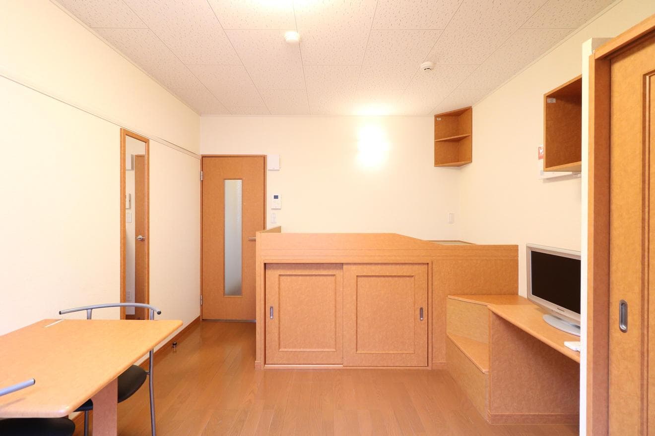Room image 10