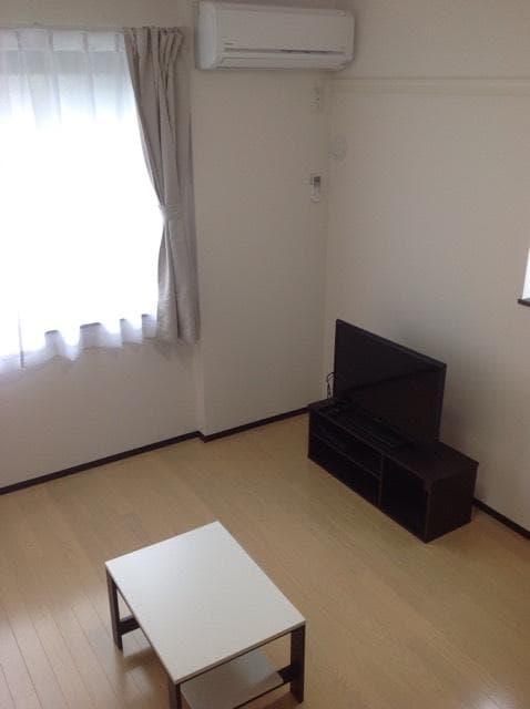 Room image 9