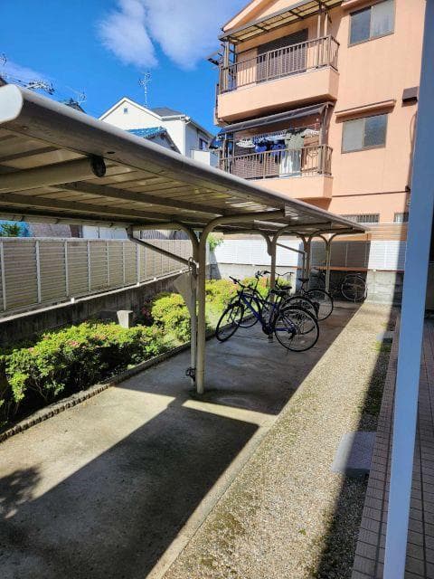 Room image 13