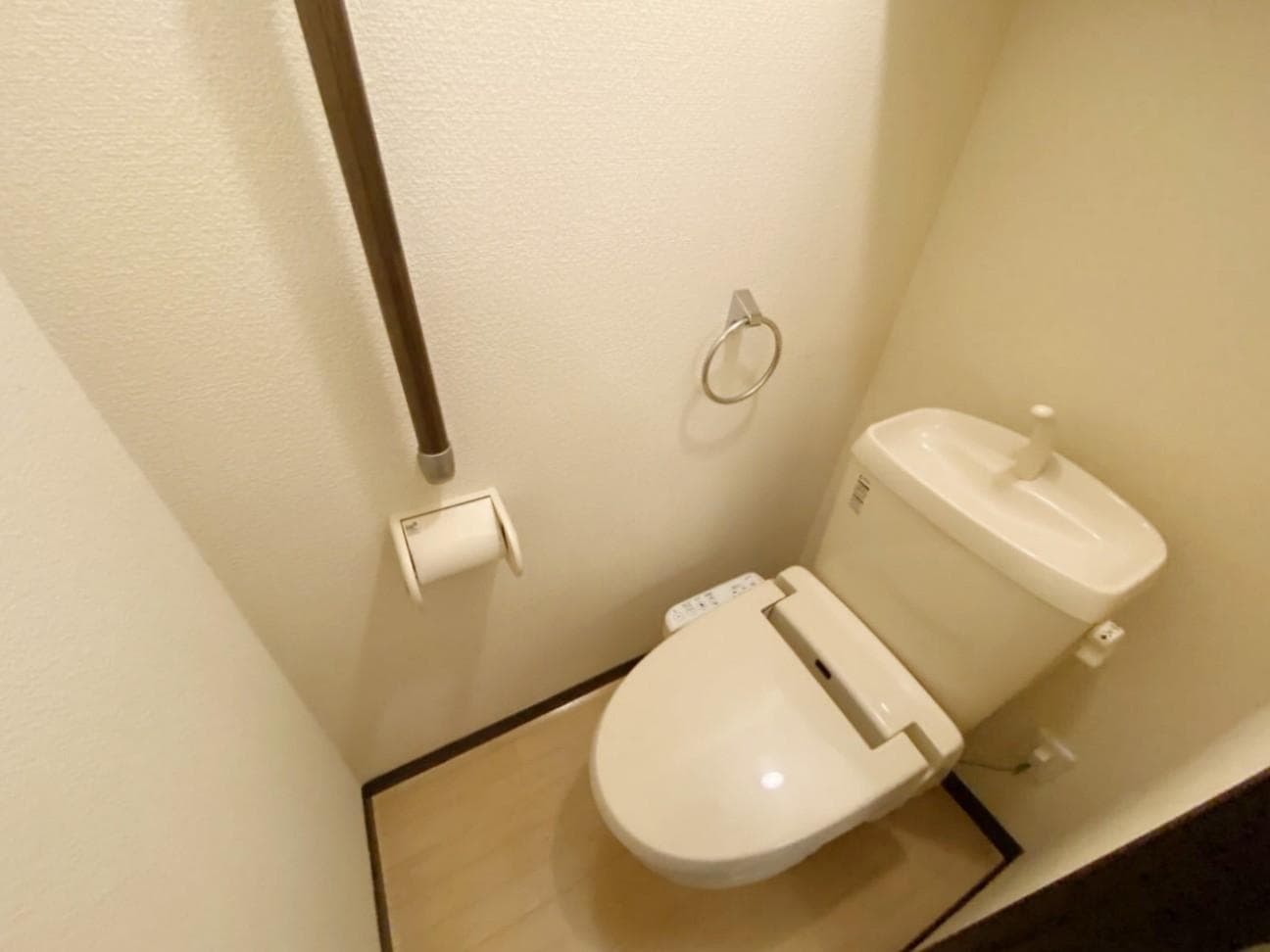 Room image 9