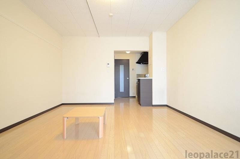 Preview interior of LEONEXT Tanpitajiiso