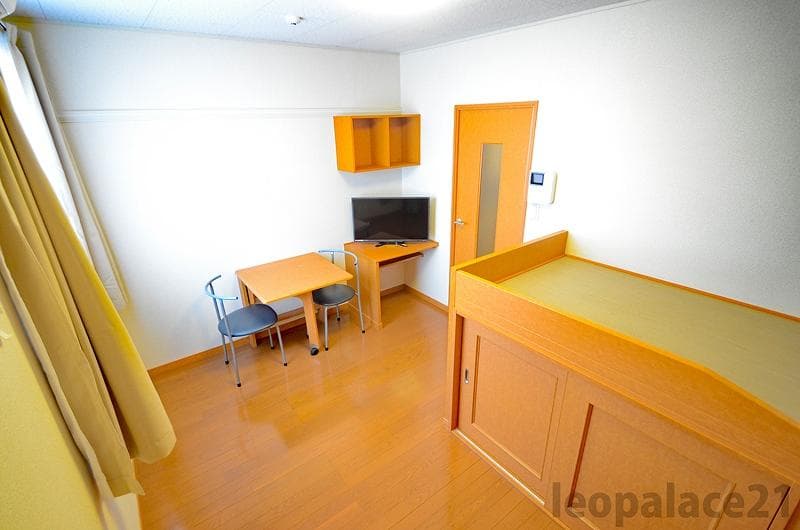 Room image 16