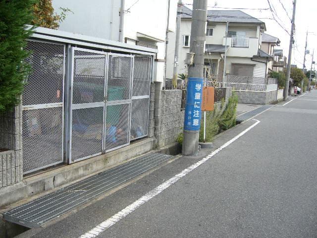 Room image 16
