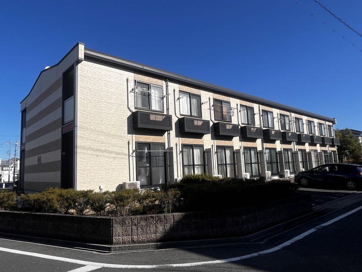Main exterior of leopalace Hanabusa