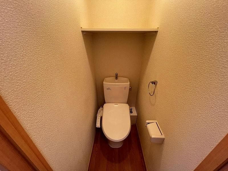 Room image 8