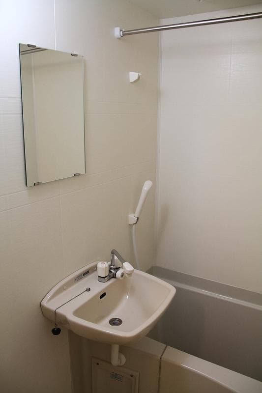 Room image 8