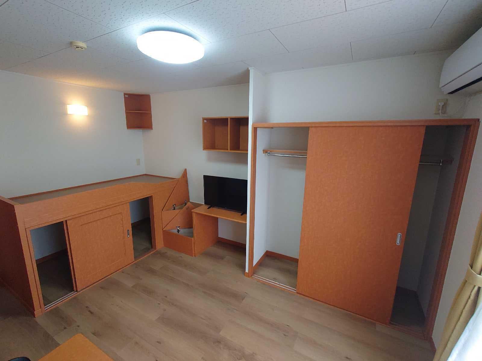 Room image 11