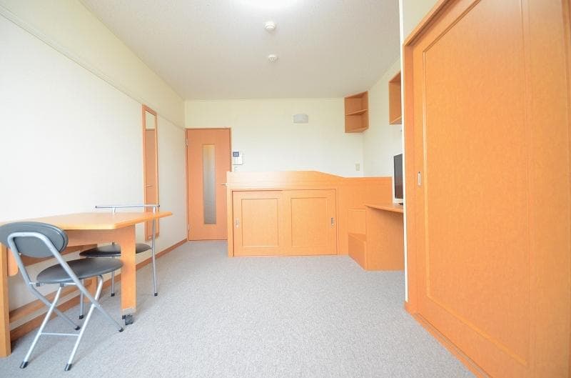 Room image 12