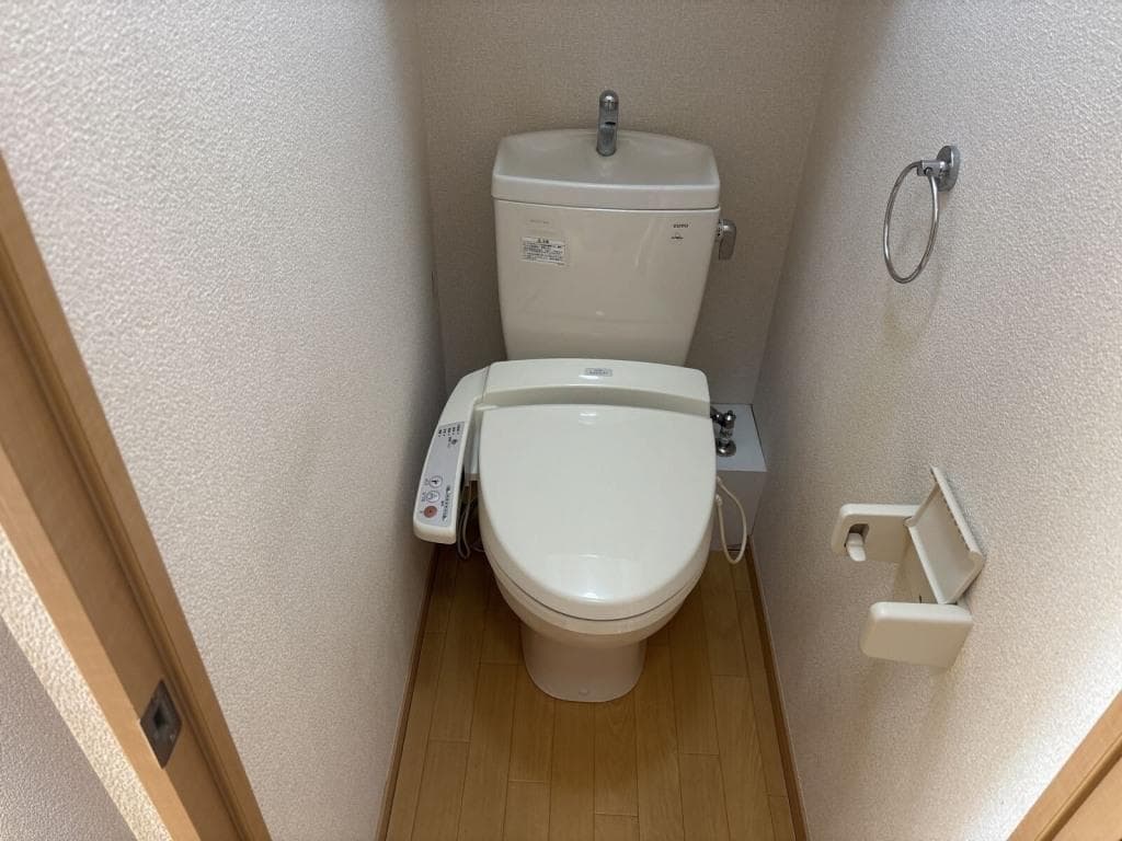 Room image 8