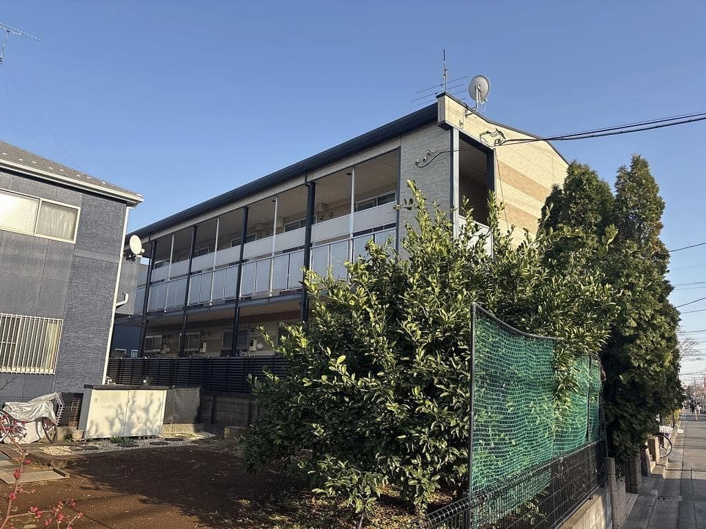 Main exterior of leopalace Fuji