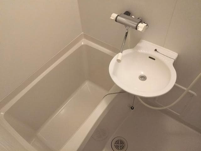 Room image 10