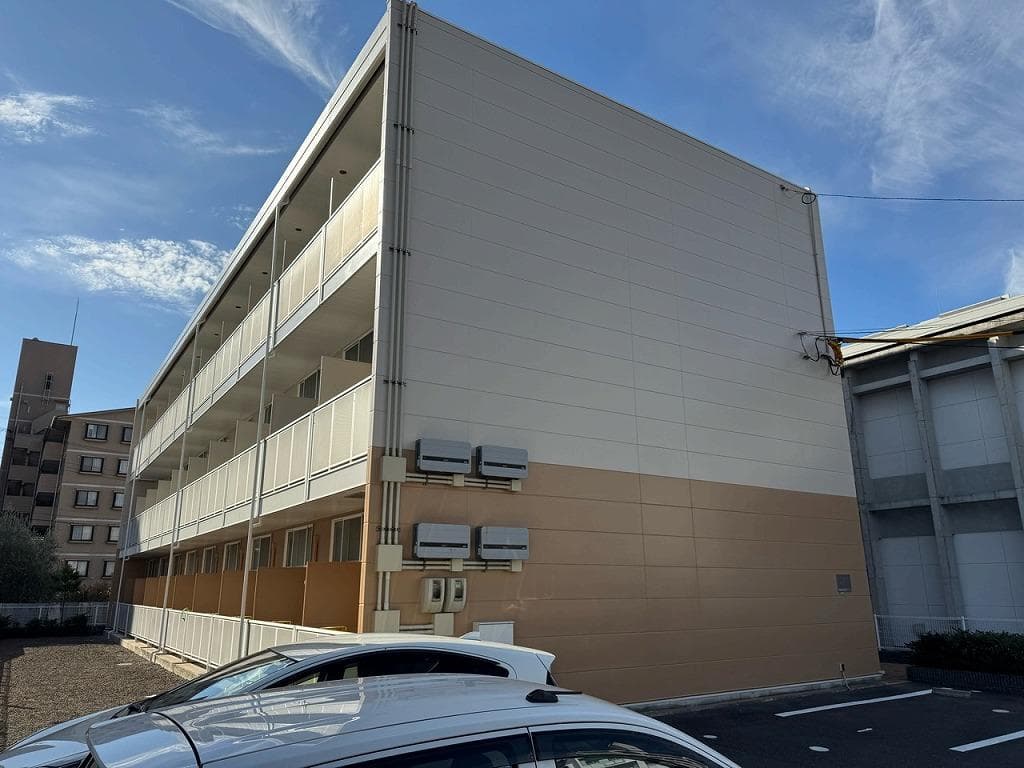 Main exterior of leopalace KUSUNOKI