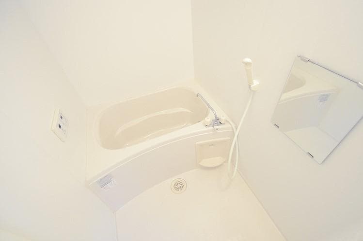 Room image 8