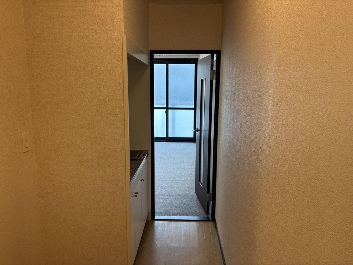 Room image 9
