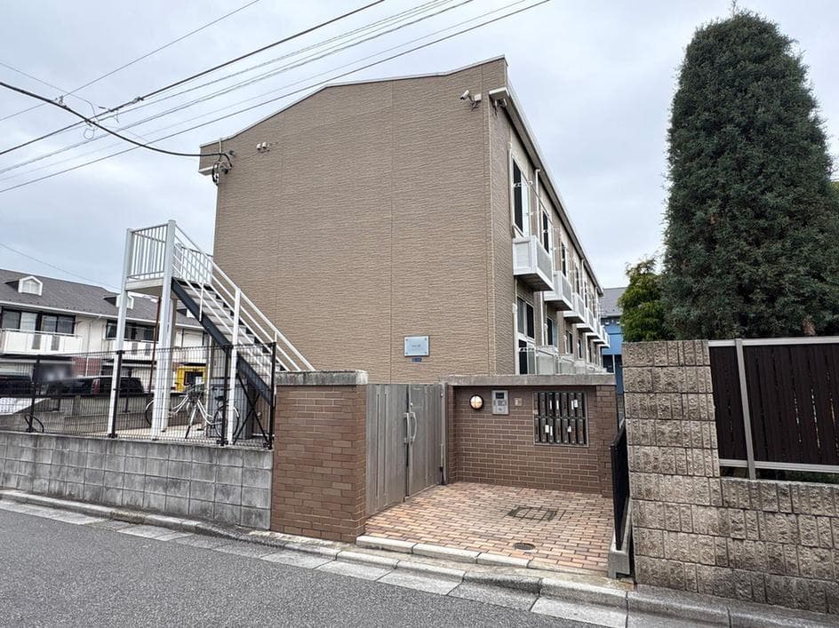 Main exterior of leopalace Fried